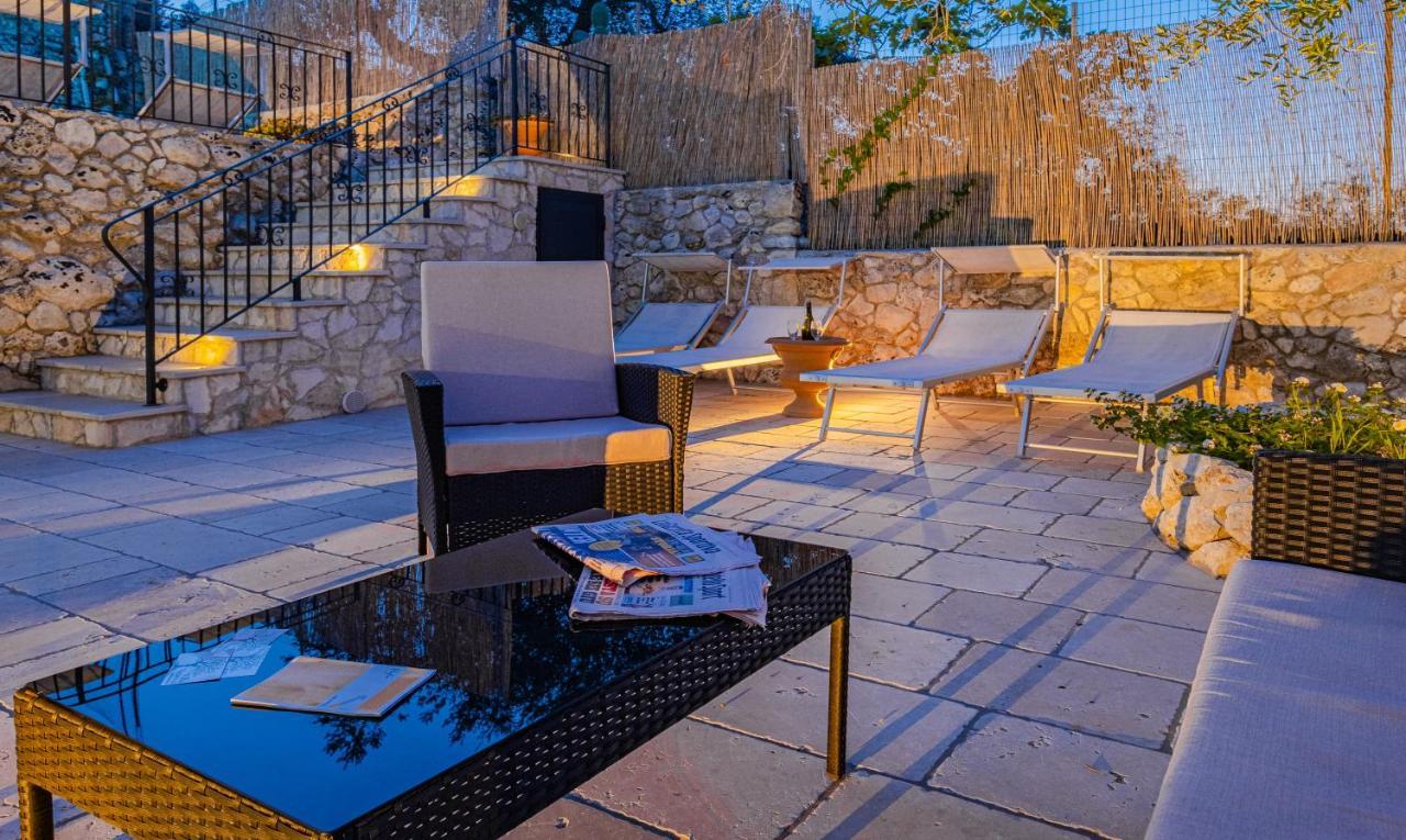 Villa Vanessa Con Piscina Privata - Castro Castro  Exteriör bild