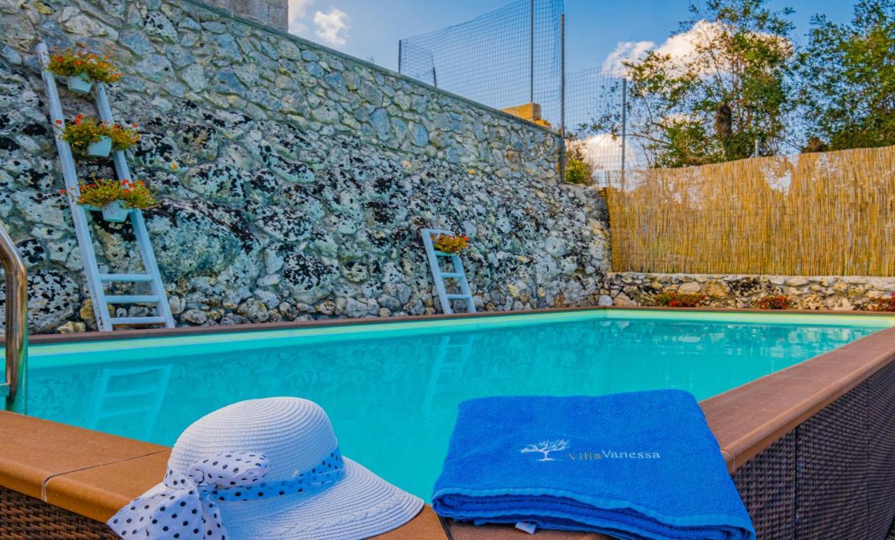 Villa Vanessa Con Piscina Privata - Castro Castro  Exteriör bild