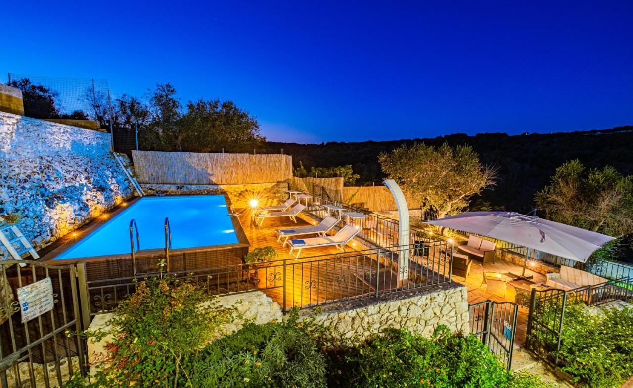 Villa Vanessa Con Piscina Privata - Castro Castro  Exteriör bild