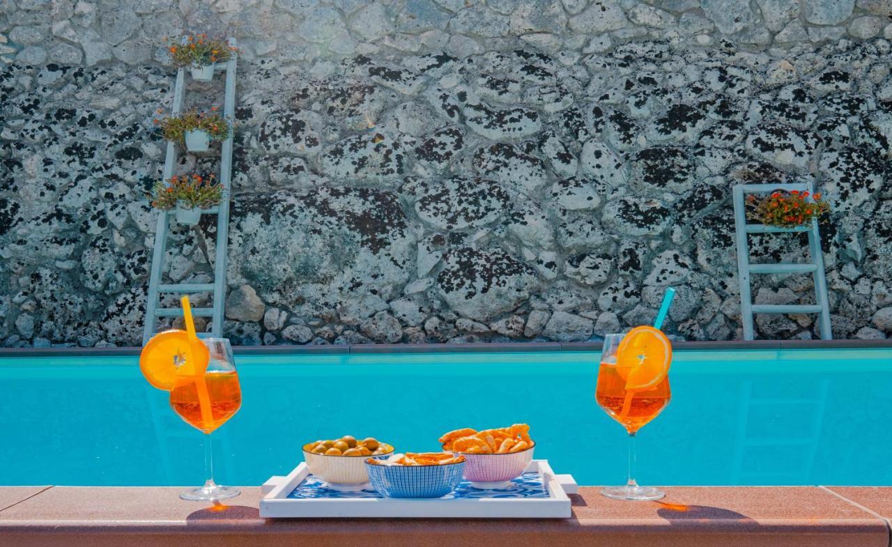 Villa Vanessa Con Piscina Privata - Castro Castro  Exteriör bild