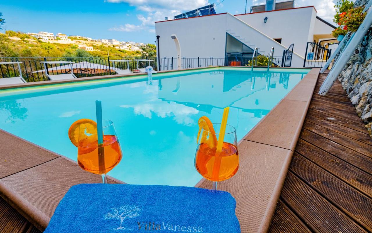 Villa Vanessa Con Piscina Privata - Castro Castro  Exteriör bild
