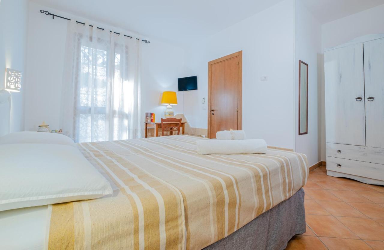 Villa Vanessa Con Piscina Privata - Castro Castro  Exteriör bild