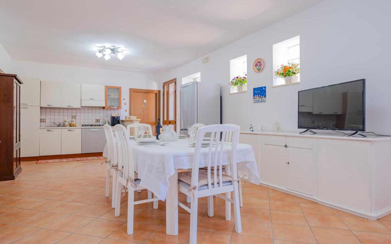 Villa Vanessa Con Piscina Privata - Castro Castro  Exteriör bild